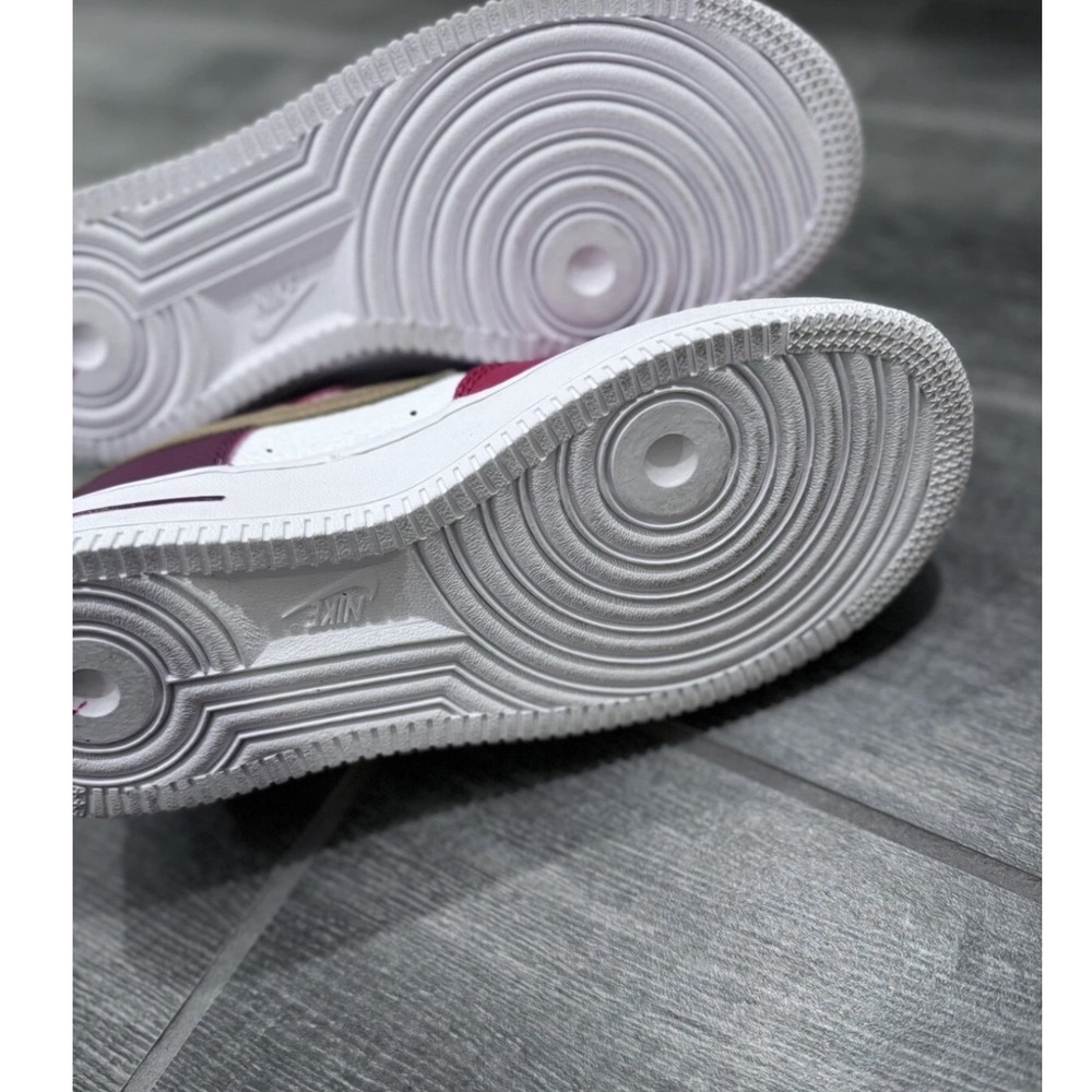 Nike Air Force 1 Low GS‎ "Christmas" Youth Size 4.5 Red Green Women's 6 - Picture 7 of 7